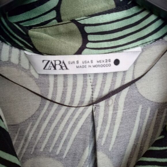 NWOT Zara Printed Flowing Blouse Green Size Small - Picture 3 of 8
